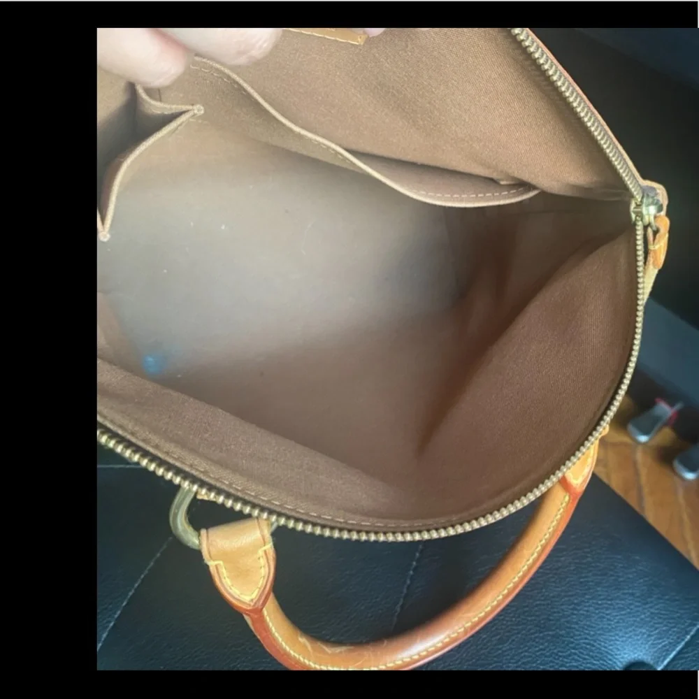 Louis Vuitton Handbag - Picture 8 of 12